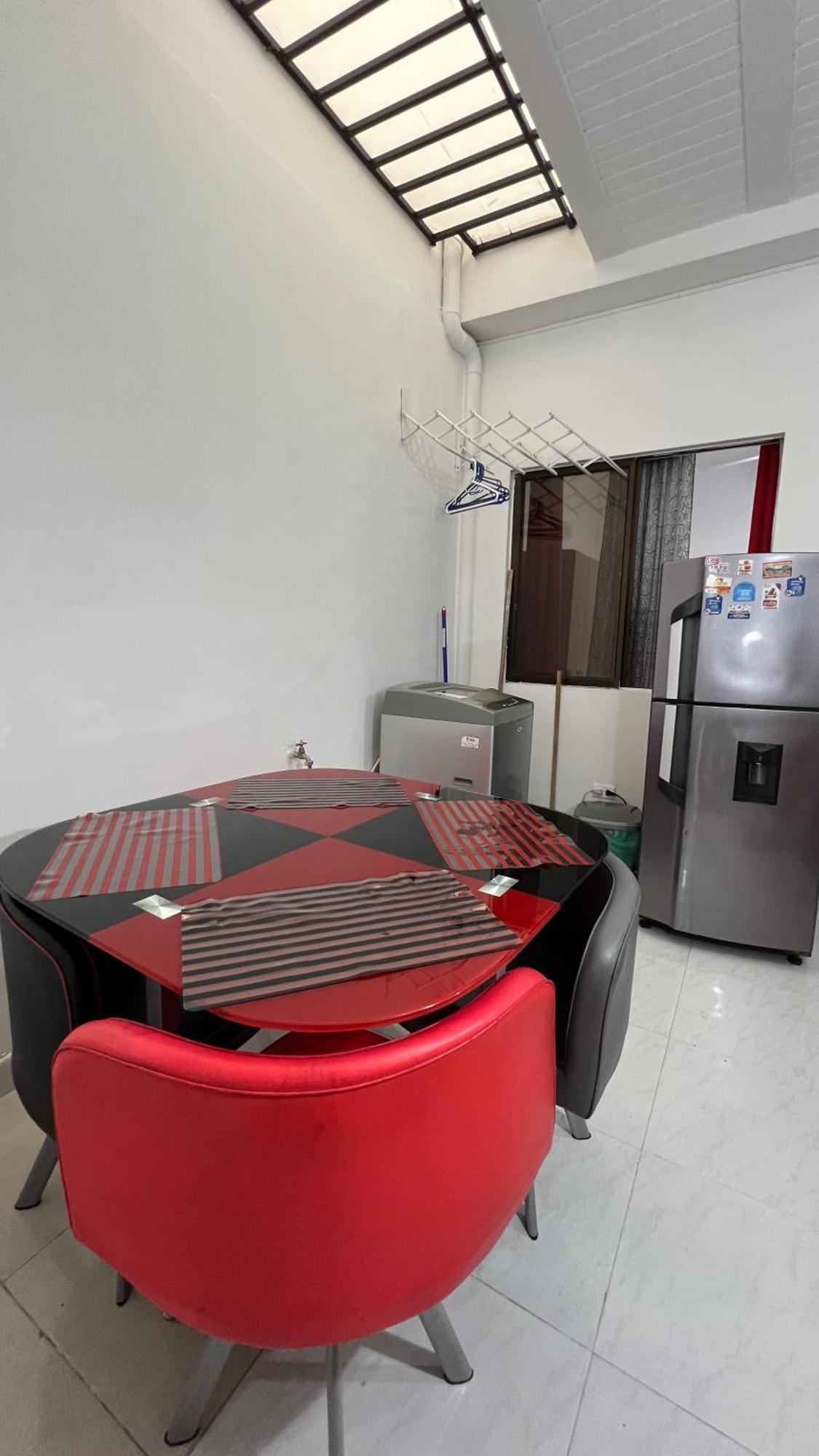 cómodo apartamento gran ubicación y a/c Cali Exterior foto